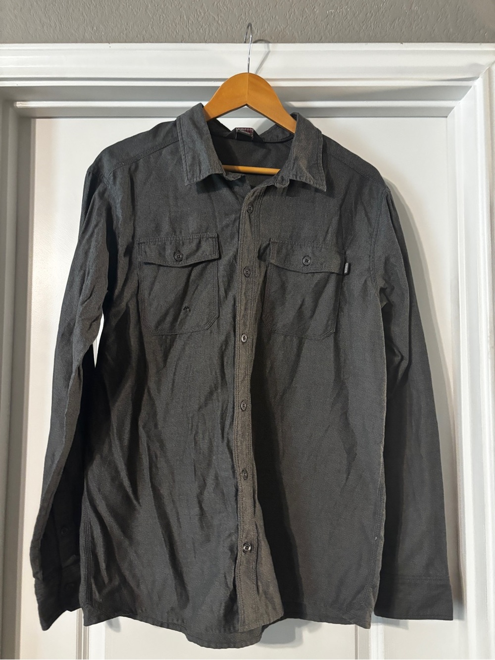 Outdoor Research Men's Charcoal Long-Sleeve Button-Down Shirt